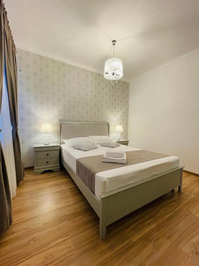 Royal Moonlight Apartment Mamaia Exterior photo