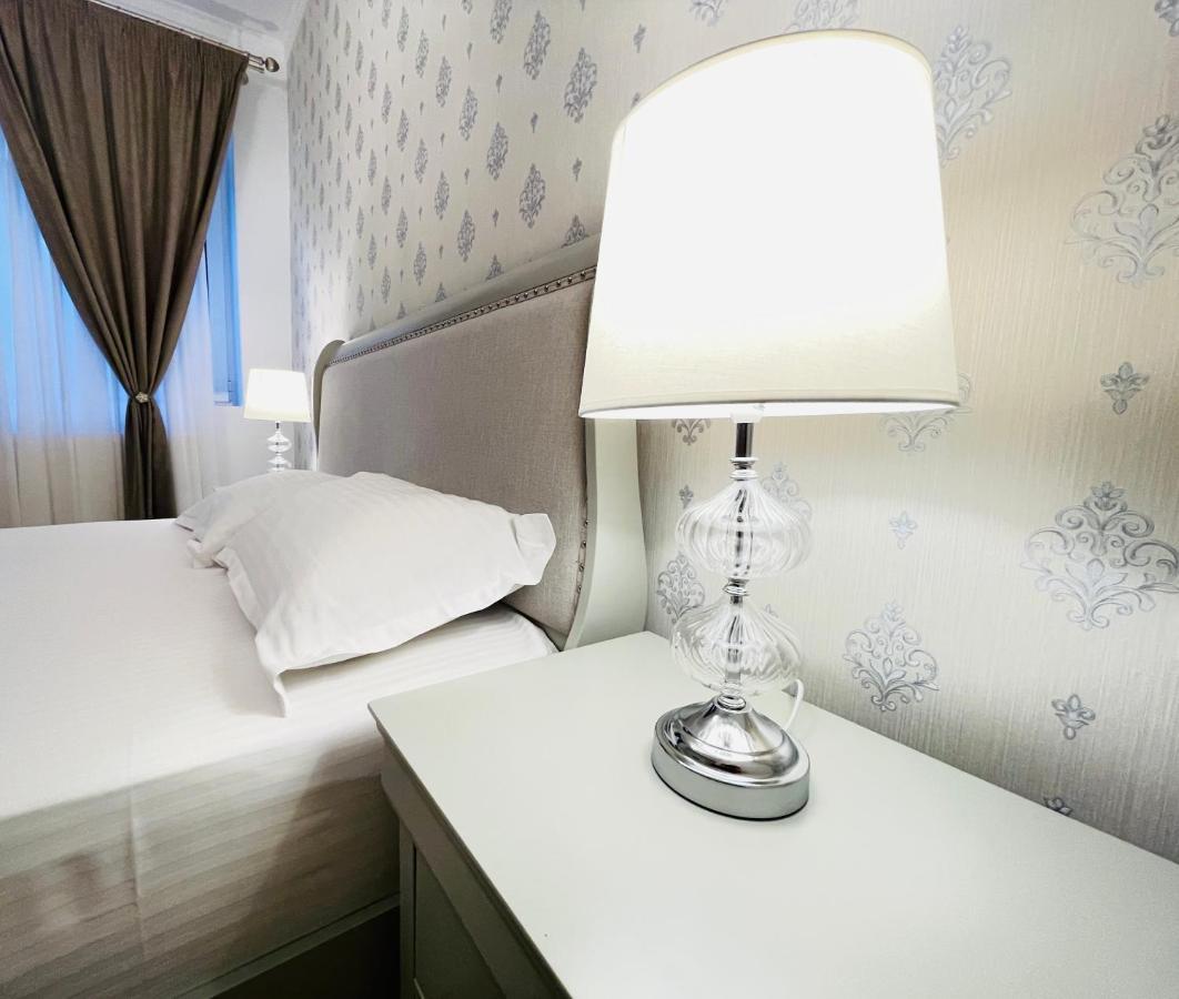 Royal Moonlight Apartment Mamaia Exterior photo